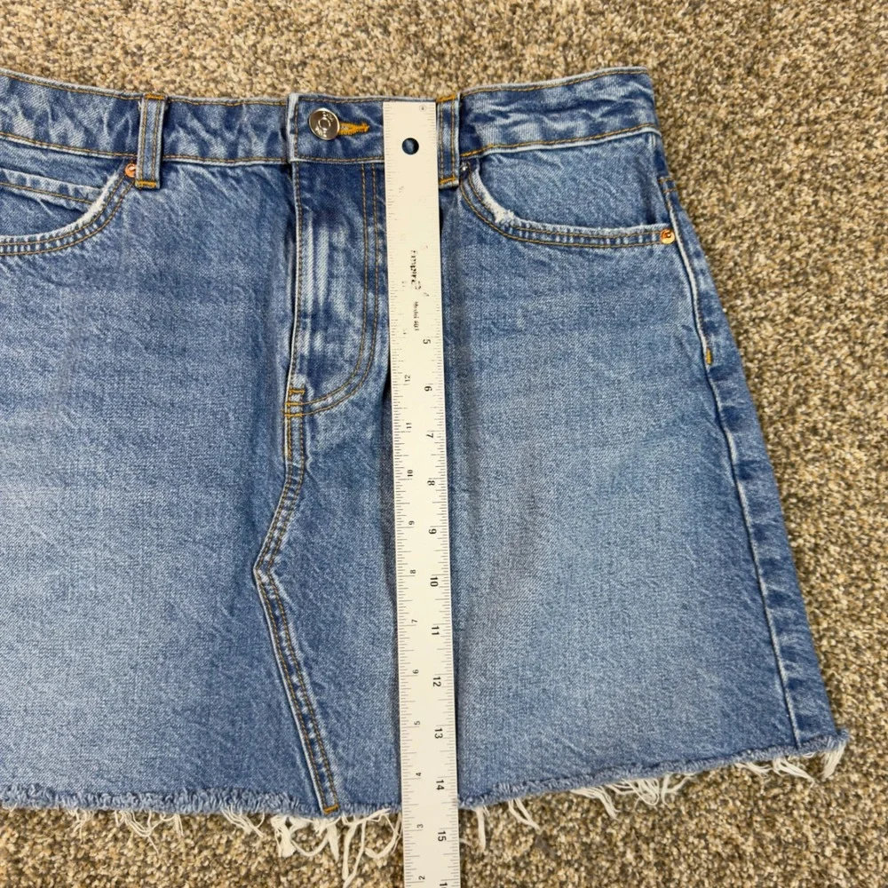 Zara Womens Blue Denim Mini Skirt Raw Hem Medium Wash Size M Y2K Coastal Cowgirl